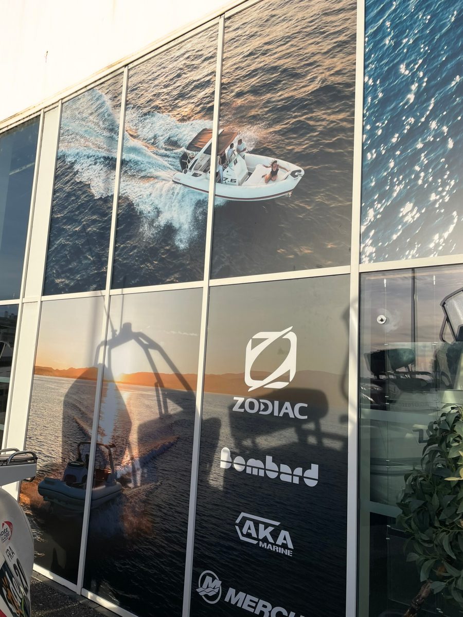 Vitrine Dune nautic Arcacon, concessionnaire Zodiac